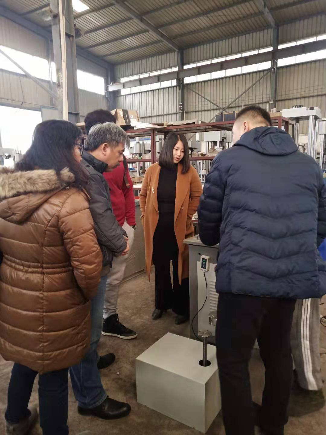 国外客户到济南草莓APP在线观看工厂参观考察
